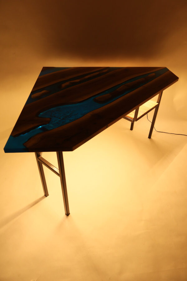 epoxi iróasztal sarokasztal műgyanta asztal ajándék drótfa réz acél alumínium horgany 130.10