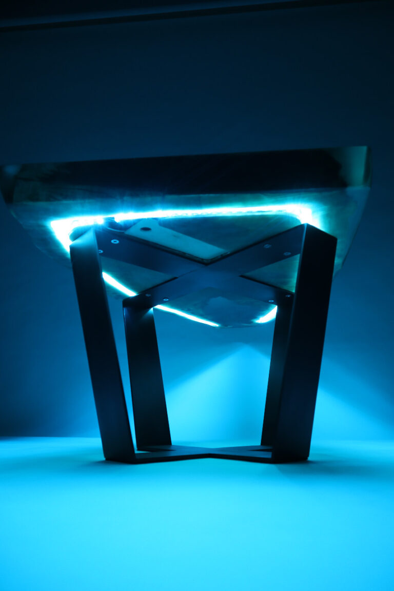 Prometheus – LED-es Epoxi Csomoros Asztal Acél Bonsai